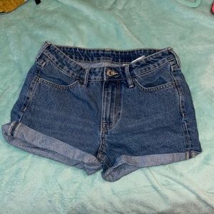 Regular denim blue Jean shorts.